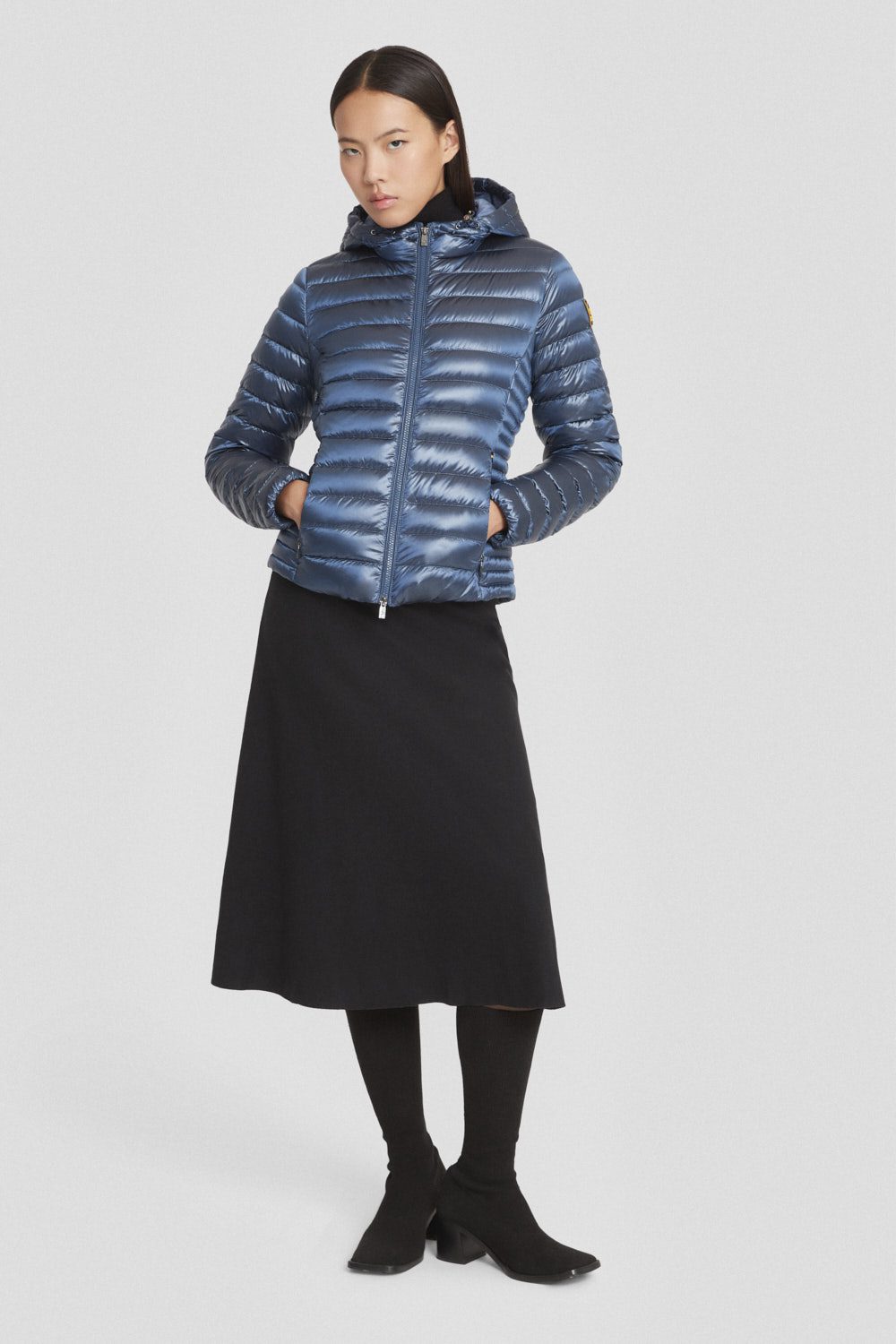 Piumino leggero azzurro con cappuccio AGHATA 2.0