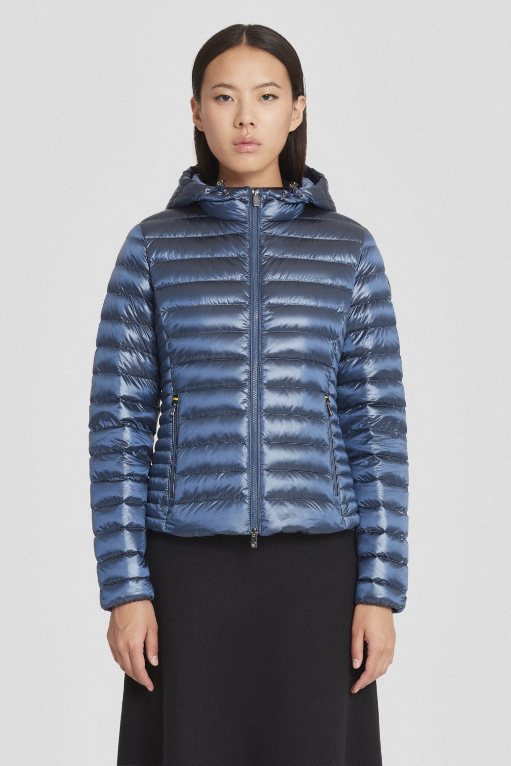 Piumino leggero azzurro con cappuccio AGHATA 2.0