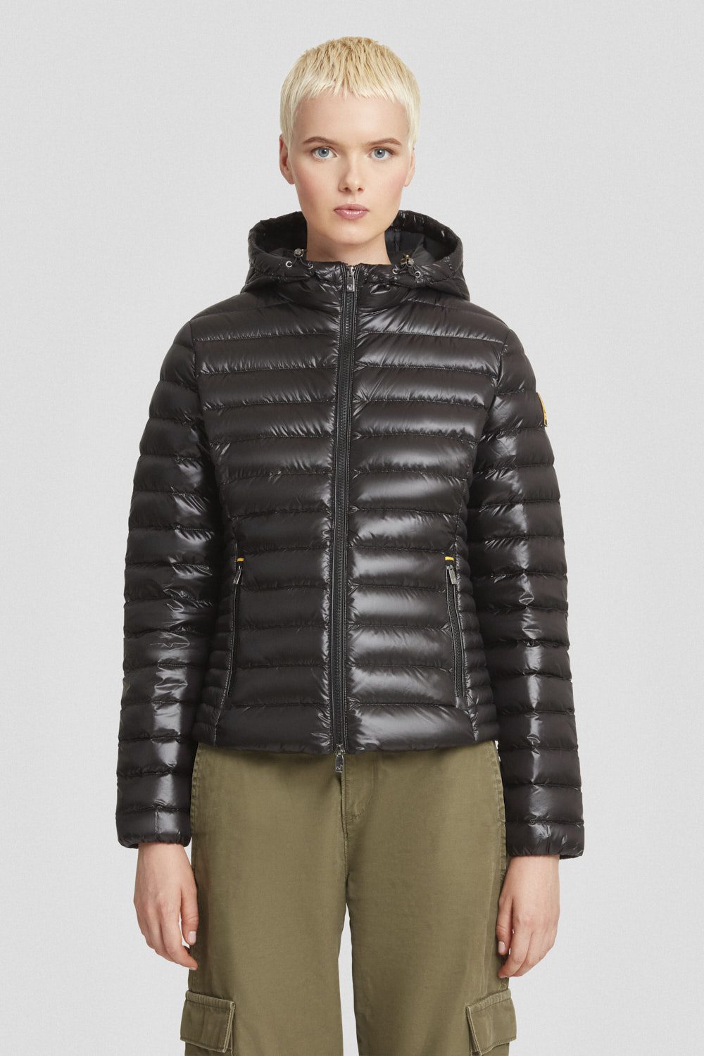 Piumino leggero nero lucido con cappuccio AGHATA 2.0