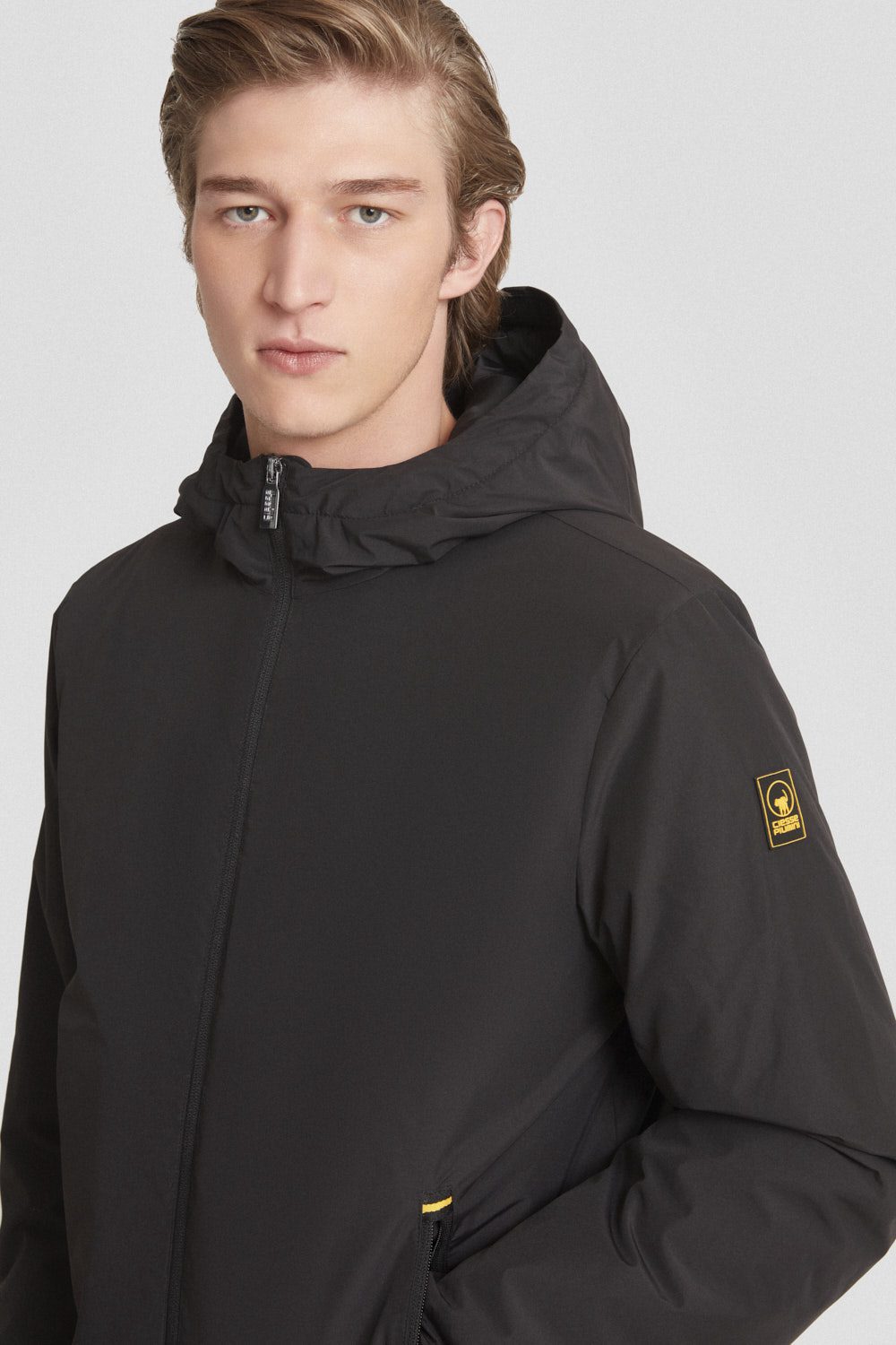 Giacca imbottita nera con cappuccio PETER