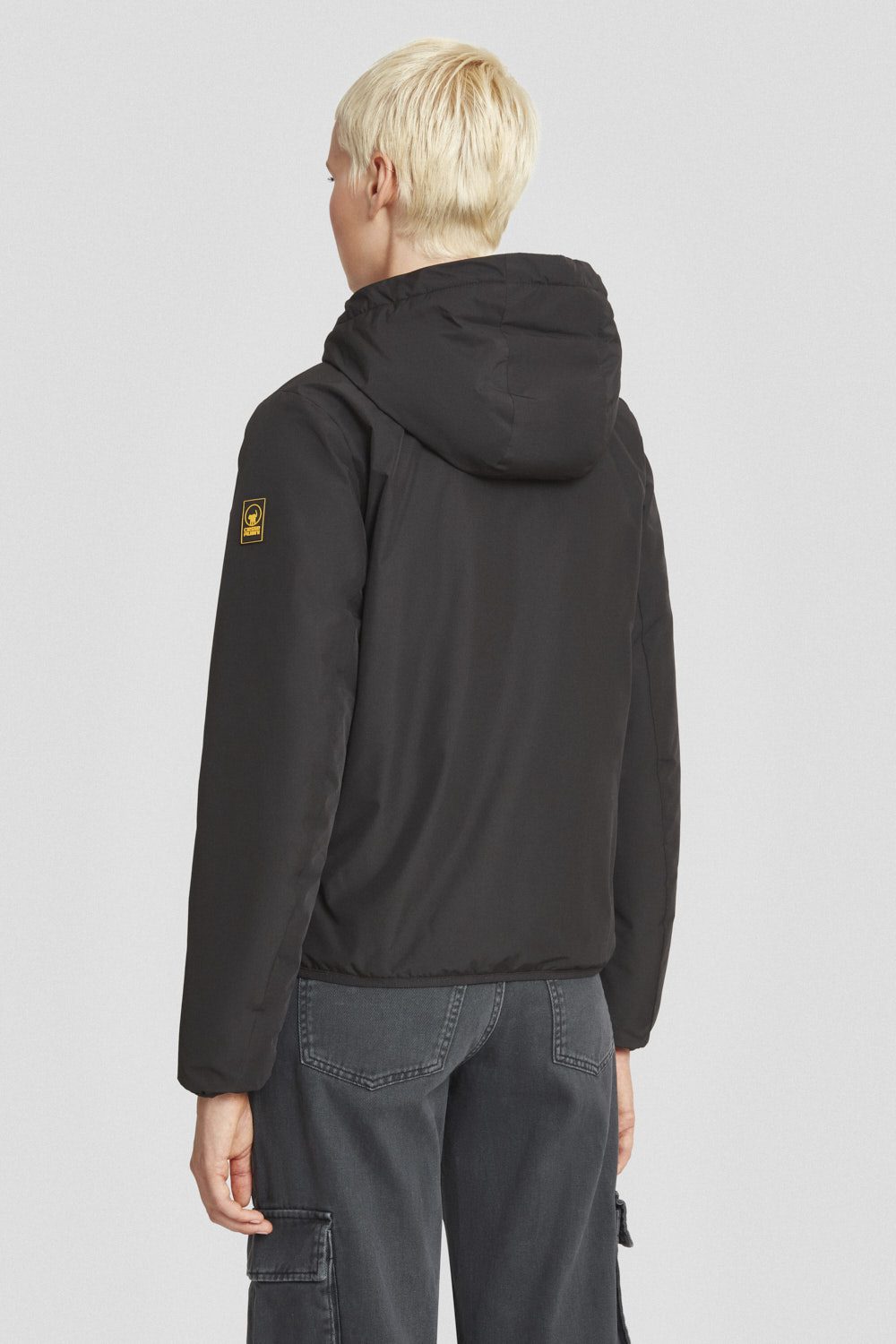 Giacca imbottita nera  con cappuccio